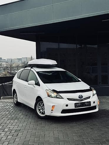 bmw e90: Toyota Prius: 2013 г., 1.8 л, Типтроник, Гибрид, Универсал — 5