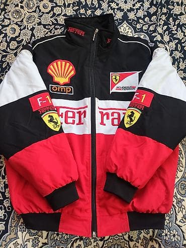 Гоночная Куртка в стиле Scuderia Ferrari F1 с нашивками спонсоров -