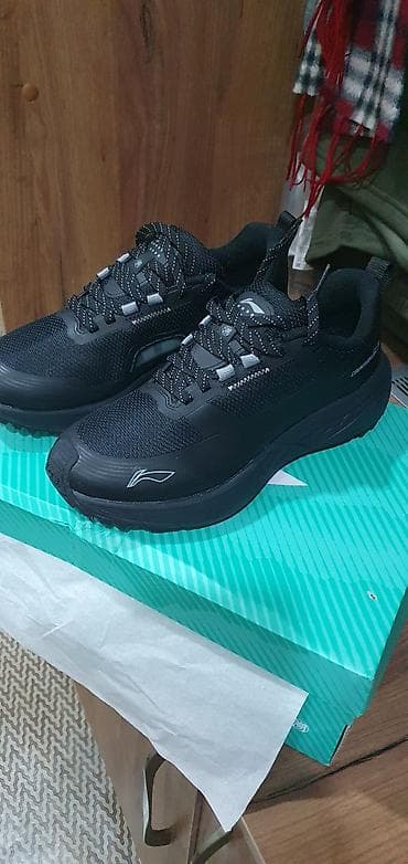 Босоножки, сандалии, шлепанцы: Мужские кроссовки, 39, Новый, цвет - Черный, Самовывоз — 2