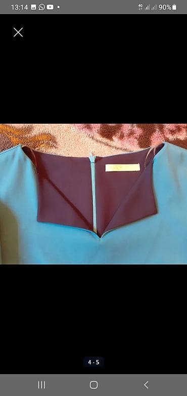 продается платье одевала один раз: Бархатное платье мини с открытыми плечами и пышными рукавами размер — 8