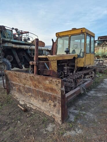 купить запчасти на опель вектра б: Бульдозер, 1985 г., Гусеничный — 1