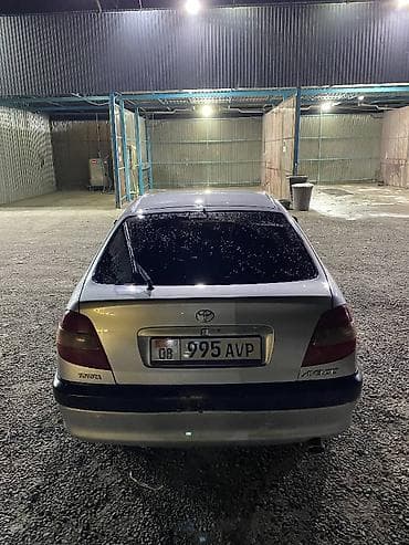 Toyota Avensis: 2002 г., 1.8 л, Механика, Бензин, Хэтчбэк — 1