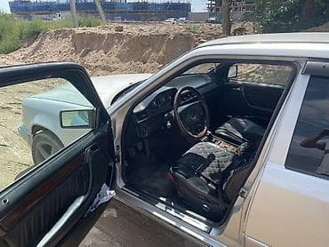 w210 2 6: Mercedes-Benz W124: 1994 г., 2.2 л, Механика, Бензин, Седан — 3