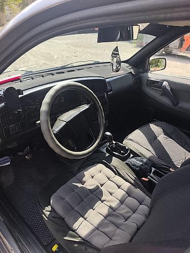 mazda 4: Volkswagen Passat: 1991 г., 1.8 л, Механика, Газ, Седан — 6