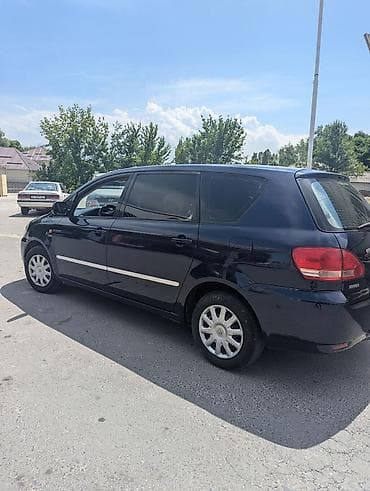 daf 75: Toyota Avensis Verso: 2002 г., 2 л, Механика, Газ, Минивэн — 10