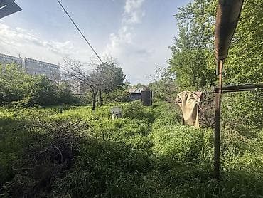 30: Продаю участок 4 соток В центре, красная книгапод строительство — 1