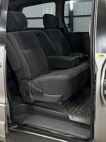 9500: Toyota Estima: 2003 г. — 10