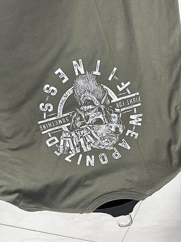 Мужская одежда: Футболка с принтом “FIGHT FOR SOMETHING / WEAPONIZED FITNESS”. - Тип — 4