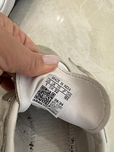 adidas sambo: Продаю самба кроссовки 32 размер, надо постирать, почти новые Лёгкие — 1