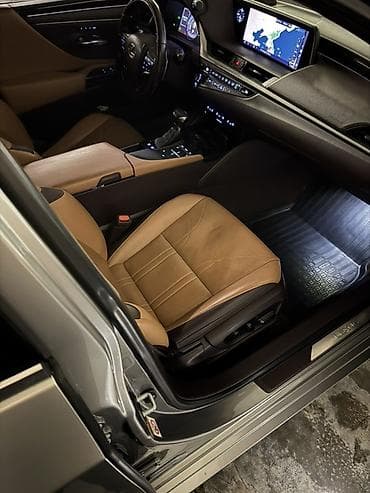 Скупка авто: Lexus ES: 2019 г., Седан — 9