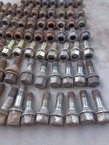 метиз 1: Болты на Мерседес-Бенс оригинал цена за штуку 100с — 3