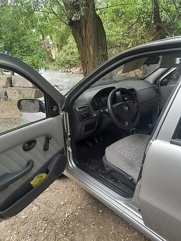 lexus 470 2005: Fiat Albea: 2011 г., 1.4 л, Механика, Бензин, Седан — 4