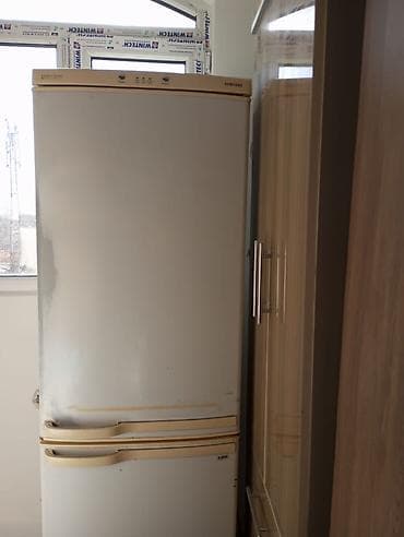 Холодильник Samsung, двухкамерный, нижняя морозильная камера at lalafo.kg Холодильник Samsung, двухкамерный, нижняя морозильная камера