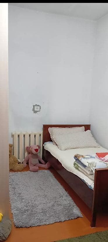 сдаю дом в токмаке: 55 м², 3 комнаты, Парковка, Забор, огорожен — 1