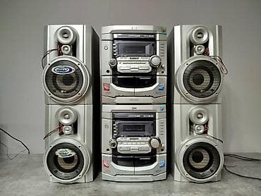 Продаю недорого нижний LG музыкальный центр есть AUX есть и другие муз