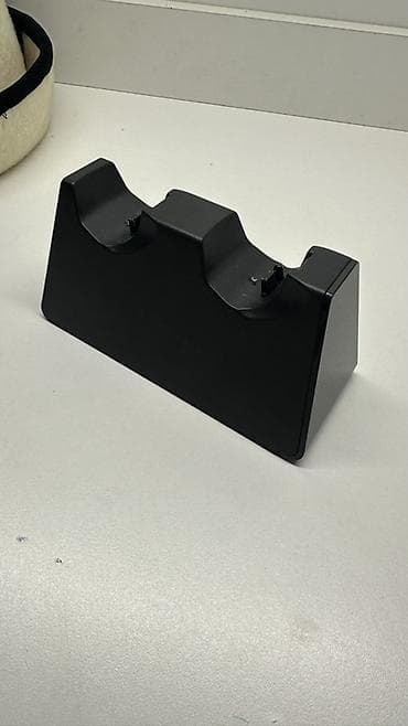 4 к: Док-станция для зарядки двух геймпадов PS4 - Модель: DOBE Dual — 3