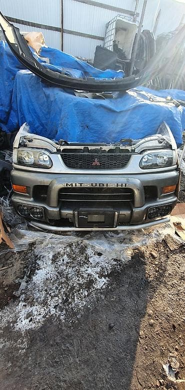 mitsubish: Решетка радиатора Mitsubishi 2002 г., Б/у, Оригинал — 1