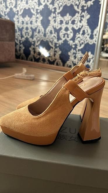 mango 37: Подходит как размер ( 33-35) 
цена 2300
Новая — 1