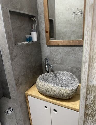 сдам частный дом без хозяина в бишкеке: Студия с мини-кухней и собственным санузлом - Уютный номер-студия — 29