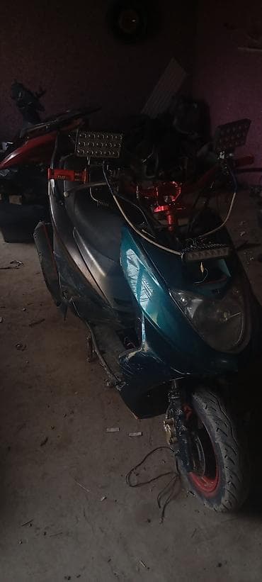 nio et9: Тип скутера 150 куб. см, Бензин, Б/у — 5