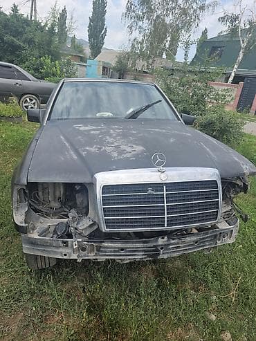 разный: Mercedes-Benz W124: 1990 г., Седан — 3
