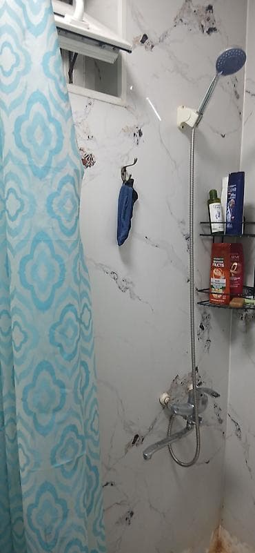 ош земельный дом: Дом с навесом и санузлом. Недалеко от нового Ошского рынка Есть — 3