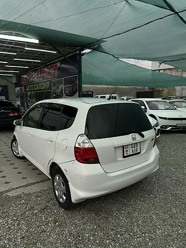 Унаа сатуу: Honda Fit: 2004 г., 1.3 л, Автомат, Бензин, Хетчбек — 2