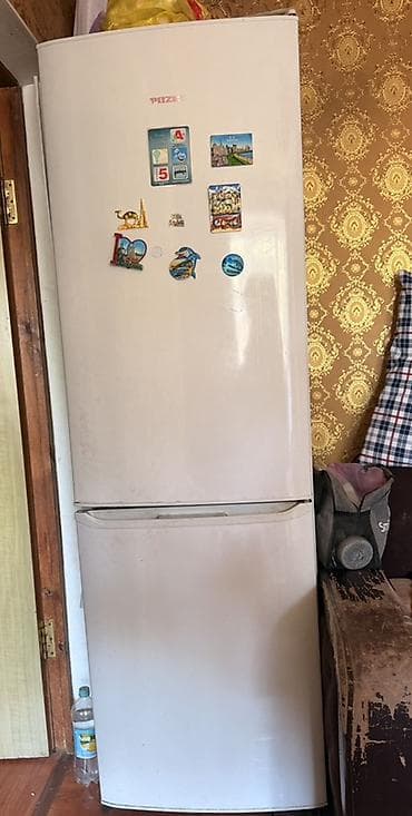 Техника и электроника: Холодильник двухкамерный с нижней морозильной камерой. Резины нужно — 2