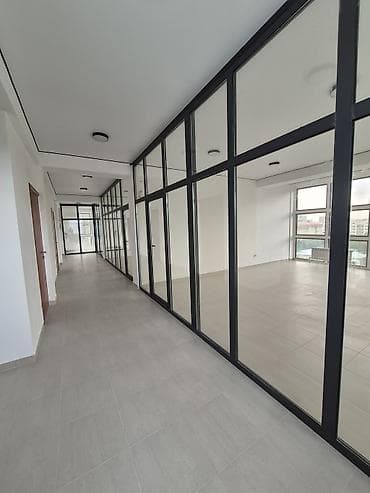 аренда компьютерный клуб: Аренда офисов, 216 м², В бизнес центре, 1 линия — 2