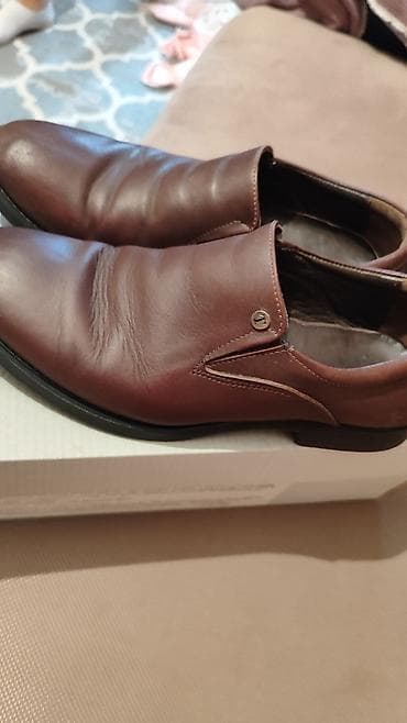 Продается кожные туфли состояние отличное дефектов нету