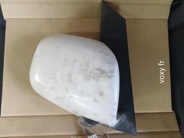 все для салонов красоты дордой: Toyota Voxy (Тойота Вокси) правое зеркало. Цена: 3500 сом Рн рынка — 1