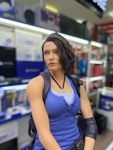 детский домик для кукол: Фигурка из игры Resident evil
Jill Valentine — 2