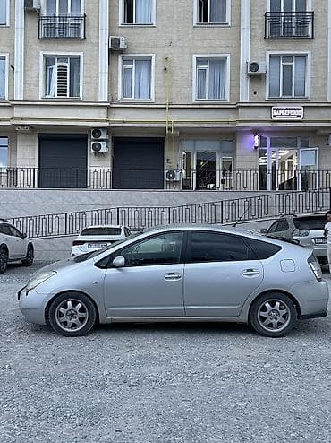 болушу: Toyota Prius: 2004 г., 1.5 л, Гибрид — 4