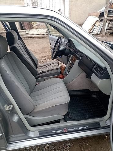 mersedes a: Mercedes-Benz W124: 1989 г., 2 л, Ручные, Бензин, Седан — 3
