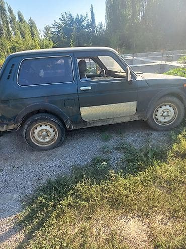 Унаа: ВАЗ (ЛАДА) 2121 (4x4): 2001 г., 1.7 л, Кол менен иштөөчү, Бензин, Жол тандабас — 3