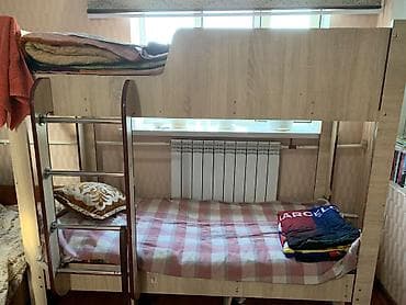 одна спалка кравать: Двухъярусная кровать в светлом древесном оттенке. - Два спальных — 3