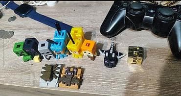 Набор мини-фигурок kinder в стиле Minecraft. Состав: - 8 кубических