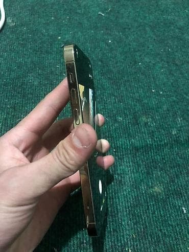 iphone х: IPhone 12 Pro, Золотой — 3