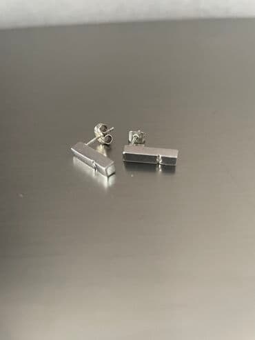 где можно купить обручальные кольца недорого: Серебрянные украшения Кольцо с неграненным изумрудом, новое, проба — 6