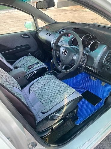 Honda Fit: 2002 г., 1.3 л, Вариатор, Бензин, Хэтчбэк — 6