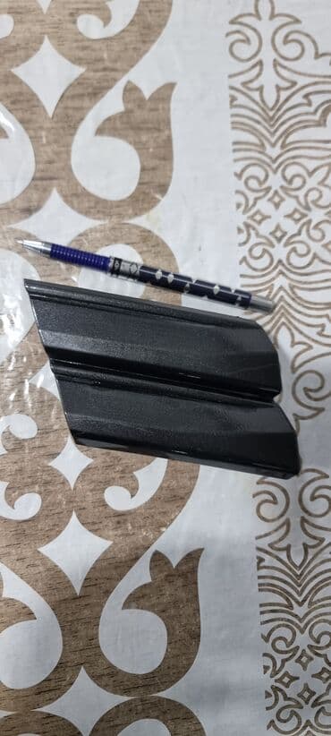 Заглушка бампера Toyota, Б/у, Оригинал at lalafo.kg Заглушка бампера Toyota, Б/у, Оригинал