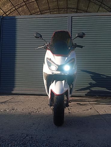 Макси-скутер Yamaha, 50 куб. см, Бензин, Б/у at lalafo.kg Макси-скутер Yamaha, 50 куб. см, Бензин, Б/у