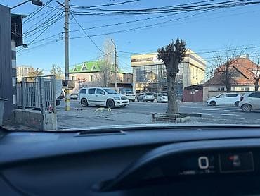 тесла машына: Toyota Prius: 2019 г., 1.8 л, Вариатор, Гибрид, Хэтчбэк — 8