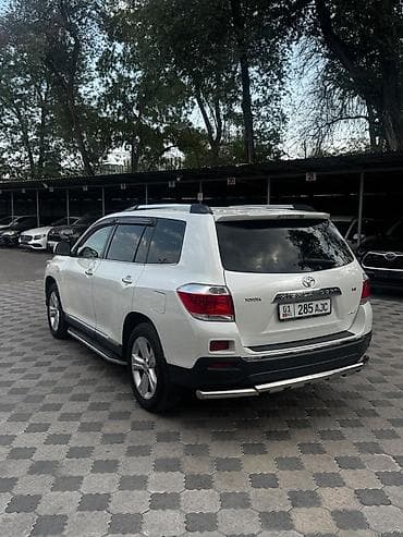 low ll: Toyota Highlander: 2013 г., 3.5 л, Автомат, Бензин, Кроссовер — 4