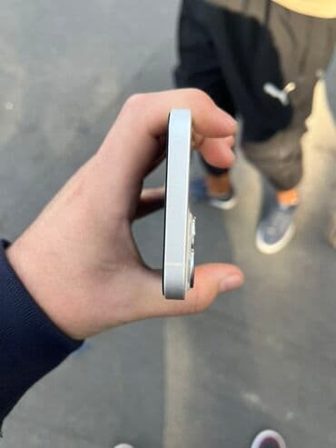 обменяю айфон: IPhone 13, Б/у, 256 ГБ, Белый, Защитное стекло, 90 % — 5