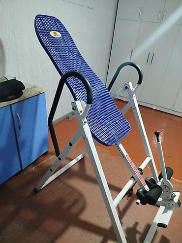 Инверсионный стол для вытяжения позвоночника и расслабления мышц