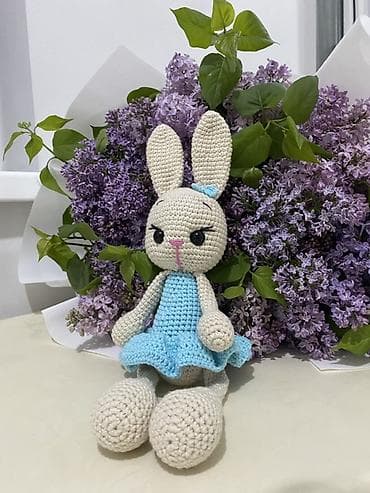 bubble tea: Вязаные игрушки амигуруми: зайка в голубом платьице и мишка с — 3