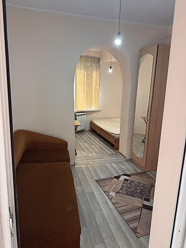 Сдаётся компактная студия с отдельным входом.В частном доме сдаеться