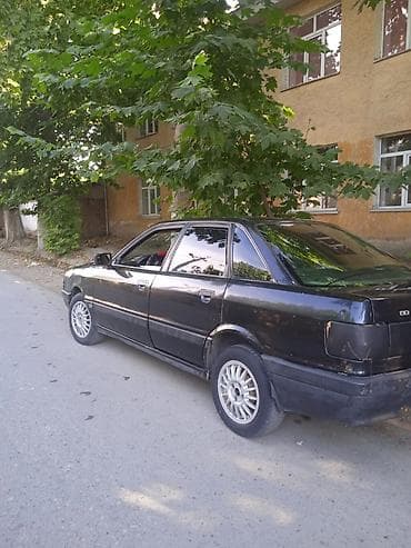 Audi 80: 1990 г., 1.8 л, Механика, Бензин, Седан — 4