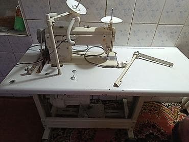 Промышленная швейная машина с столом и приводом - Тип: промышленная
